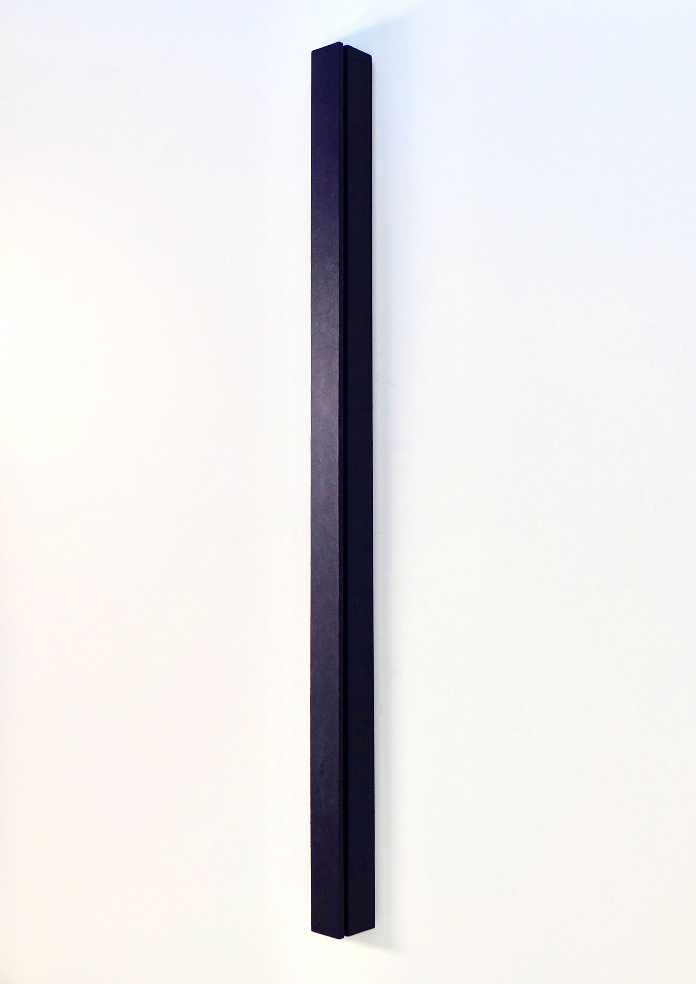 Kenneth Dingwall, Contain, 1981, acrylic on wood, 160cm x 11.5cm x 8cm